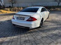 Gebraucht Mercedes CLS500 387 PS (284 kW) 2008 Weiß Limousine