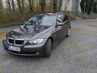 Gebraucht BMW 318 143 PS (105 kW) 2007 Grau Kombi