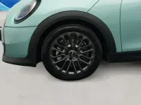 Usado Mini Cooper Classic 156 HP (114 kW) 2024 Verde Citadino