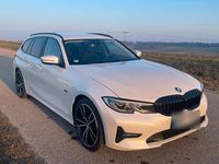 Gebraucht BMW 330e Advantage 292 PS (214 kW) 2021 Weiß Kombi