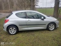 Gebraucht Peugeot 207 Urban Move 90 PS (66 kW) 2009 Silber