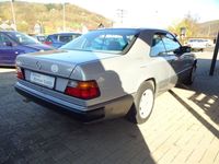 Gebraucht Mercedes 230 132 PS (97 kW) 1990 Silber Coupé