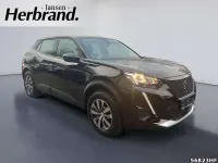 Gebraucht Peugeot e-2008 Active 100 kW (136 PS) 2021 Lackierung schwarz perla nera/ SUV