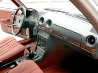 gebraucht Mercedes 200 T Modell W123 *** Jahreswagenzustand