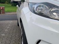 Gebraucht Ford Fiesta 97 PS (71 kW) 2011 Weiß Kleinwagen