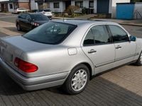 Gebraucht Mercedes E320 224 PS (164 kW) 1998 Silber Limousine