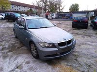 Gebraucht BMW 320 143 PS (105 kW) 2008 Grau Limousine
