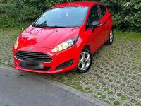 Gebraucht Ford Fiesta 69 PS (50 kW) 2015 Rot Kleinwagen