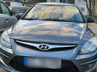 Gebraucht Hyundai i30 110 PS (80 kW) 2010 Grau Kombi