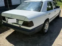 Gebraucht Mercedes E260 160 PS (117 kW) 1987 Weiß Limousine