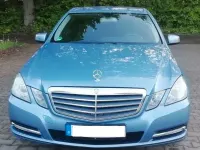 Używany Mercedes E220 170 KM (125 kW) 2012 Niebieski Sedan/Limuzyna