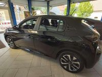 Gebraucht Peugeot e-208 Style 100 kW (136 PS) 2025 Lackierung schwarz perla nera Kleinwagen