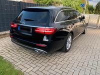 Gebraucht Mercedes E220 179 PS (131 kW) 2019 Schwarz Kombi