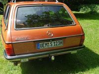 Second-hand Mercedes 250 1978 Roșu Berlinǎ