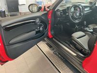 Gebraucht Mini Cooper SE Classic 135 kW (184 PS) 2023 Rot Kleinwagen