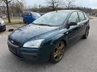 Gebraucht Ford Focus Trend 116 PS (85 kW) 2005 Grün Limousine