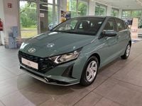 Gebraucht Hyundai i20 Select 79 PS (58 kW) 2025 Mangrove green / mic Limousine