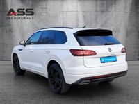 Gebraucht VW Touareg R-line 286 PS (210 kW) 2023 Oryxweiß perlmutteffekt SUV