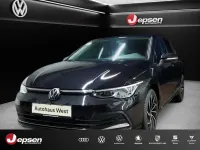 Gebraucht VW Golf VIII Move 110 PS (80 kW) 2024 Pure white Limousine