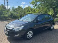 Gebraucht Opel Astra Edition 116 PS (85 kW) 2012 Schwarz Limousine