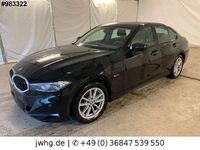 Gebraucht BMW 320e 204 PS (150 kW) 2022 Schwarz ii/bonnet fluid black Limousine