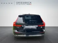 Używany Volvo V60 Core 455 KM (334 kW) 2023 Czarny Kombi