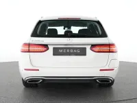Gebraucht Mercedes E300 194 PS (142 kW) 2023 Weiß Limousine