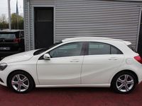 Gebraucht Mercedes A180 Urban 122 PS (89 kW) 2014 Weiß Kleinwagen