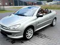 Gebraucht Peugeot 206 CC S 109 PS (80 kW) 2005 Silber Cabrio