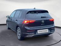 Gebraucht VW Golf VII Life 150 PS (110 kW) 2021 Schwarz Kleinwagen