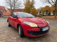 Gebraucht Renault Mégane Authentique 101 PS (74 kW) 2013 Rot Limousine