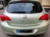 Gebraucht Opel Astra 140 PS (102 kW) 2011 Grün Kombi
