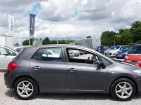 Gebraucht Toyota Auris Life 101 PS (74 kW) 2009 Grau Kleinwagen