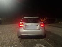 Gebraucht Mercedes A180 132 PS (97 kW) 2013 Silber Kleinwagen