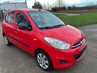 Gebraucht Hyundai i10 Edition 69 PS (50 kW) 2012 Rot Kleinwagen