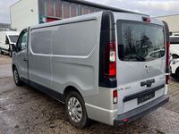 Gebraucht Opel Vivaro 145 PS (106 kW) 2017 Silber Van / Kleinbus