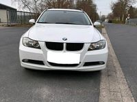 gebraucht BMW 318 i KLIMA ZV AHK SERVO 6 GANG PDC EURO 4 SIETZHEIZUNG