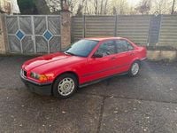 Gebraucht BMW 318 113 PS (83 kW) 1993 Rot Limousine
