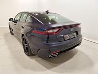 Gebraucht Kia Stinger GT 370 PS (272 kW) 2018 (d9b) deep chroma blau met Kleinwagen