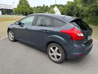 Gebraucht Ford Focus 101 PS (74 kW) 2014 Grau Limousine