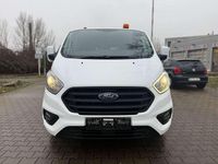 Gebraucht Ford Transit 131 PS (96 kW) 2018 Frozen white Kombi