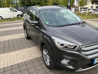 Gebraucht Ford Kuga 150 PS (110 kW) 2018 Grau SUV