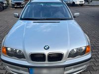Gebraucht BMW 320 136 PS (100 kW) 2000 Silber Kombi