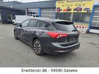Gebraucht Ford Focus Cool & Connect 120 PS (88 kW) 2018 Grau Limousine