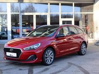 Gebraucht Hyundai i30 Passion Plus 140 PS (102 kW) 2018 Fiery red / mic Kombi