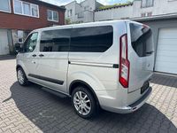Gebraucht Ford Tourneo 170 PS (125 kW) 2017 Silber Van / Kleinbus