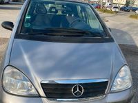 Usado Mercedes A140 82 HP (60 kW) 1999 Prateado Sedan