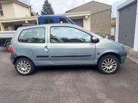 Second-hand Renault Twingo Expression 75 CP (55 kW) 2002 Albastru Hatchback