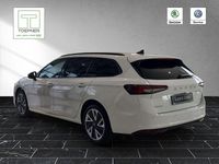 Neu Skoda Superb Selection 193 PS (141 kW) 2025 Weiß Kombi