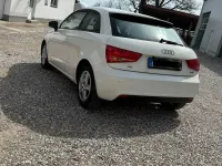 Używany Audi A1 Attraction 86 KM (63 kW) 2011 Biały Hatchback